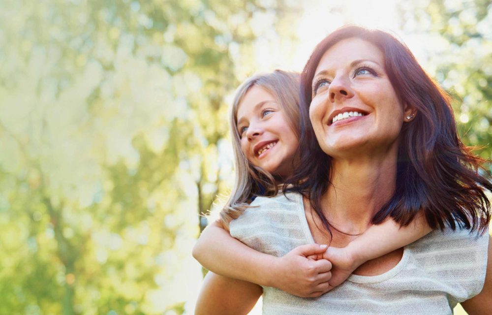 Mother and daughter - Trinity - Ten Adams